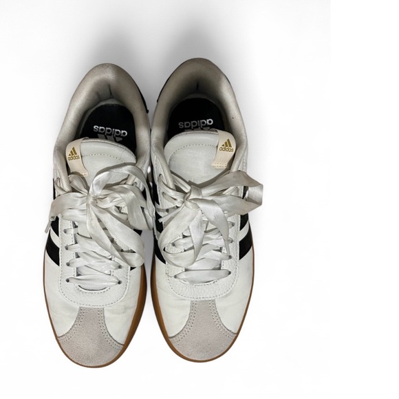 Adidas Women’s White and Black Sneakers with ribbon laces 7.5 - Picture 5 of 6